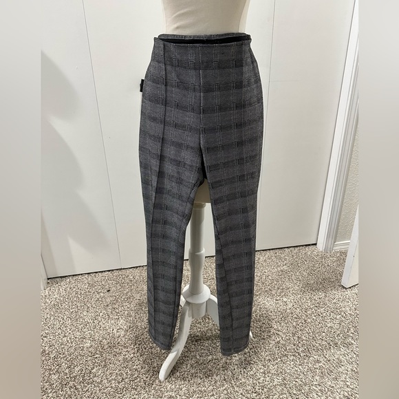 Stretchy Plaid Tahari Pants - Picture 4 of 6